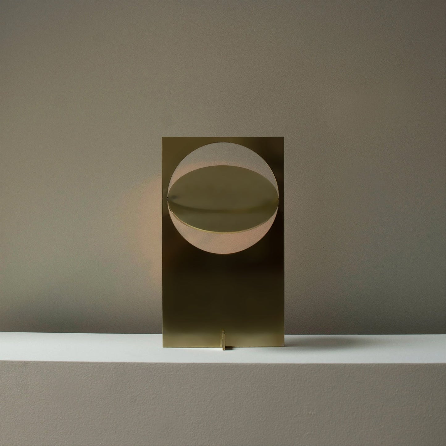 SleekShine - Minimalistische Tafel Lamp met LED Verlichting