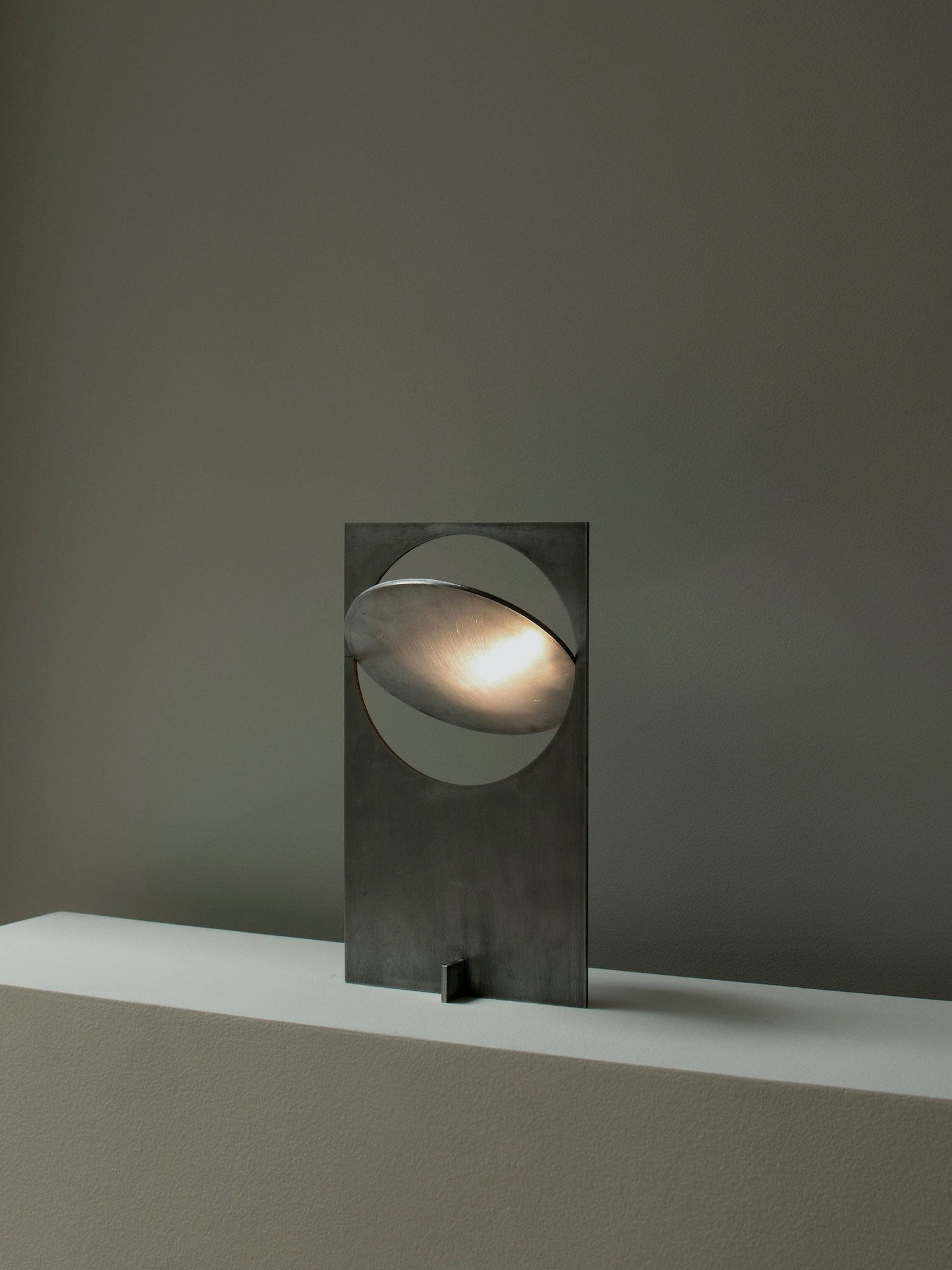 SleekShine - Minimalistische Tafel Lamp met LED Verlichting