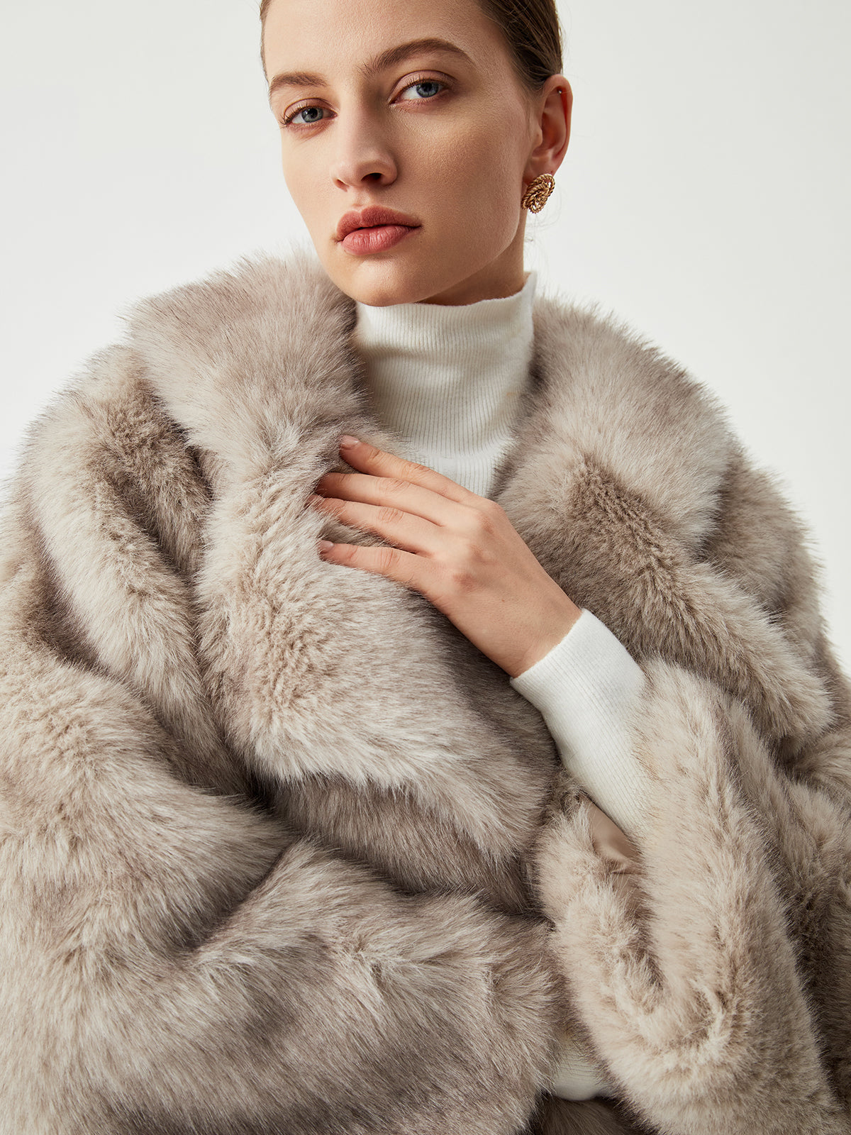 Oversized Collared Faux Fur Coat 3