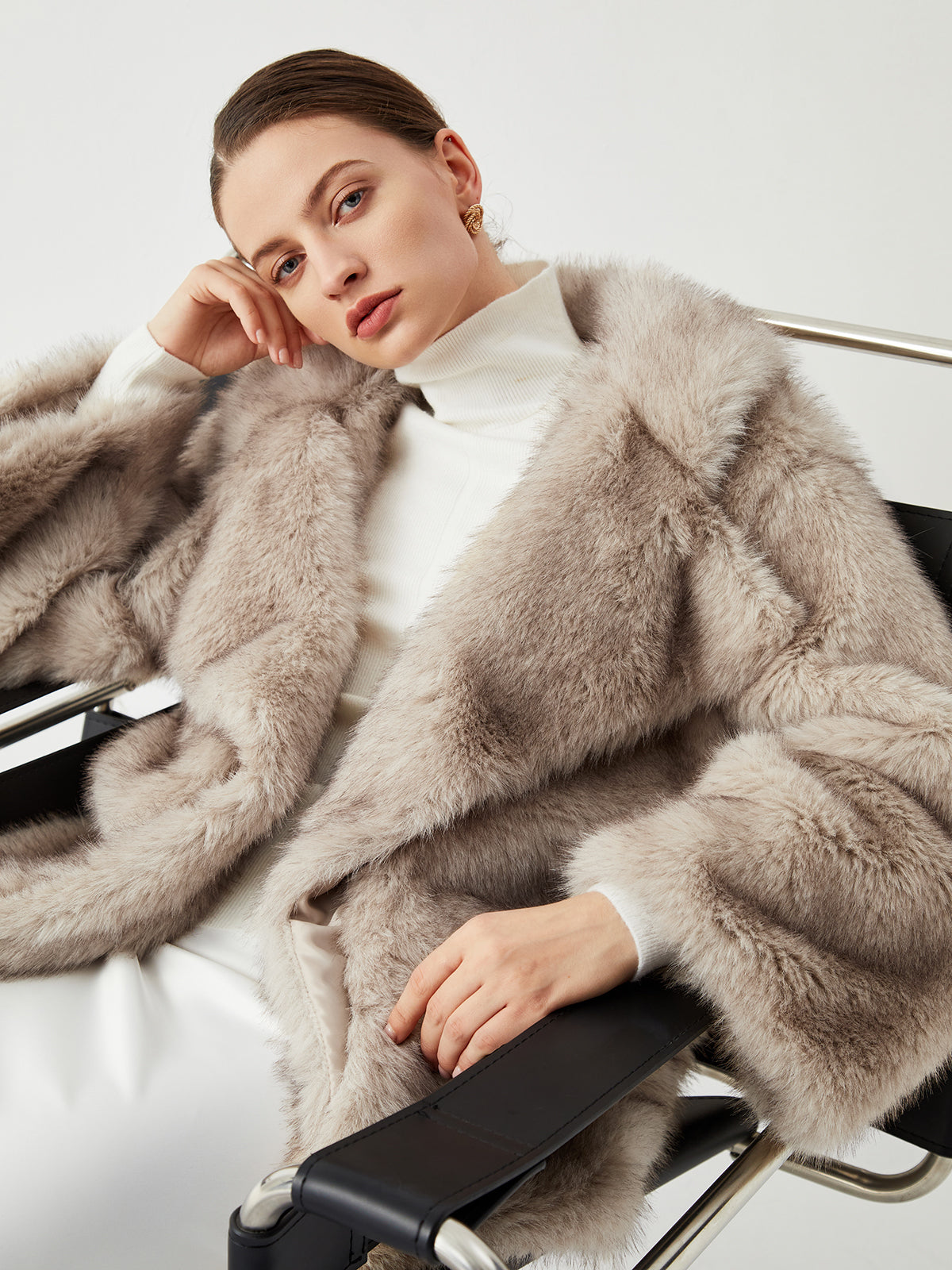 Oversized Collared Faux Fur Coat 4