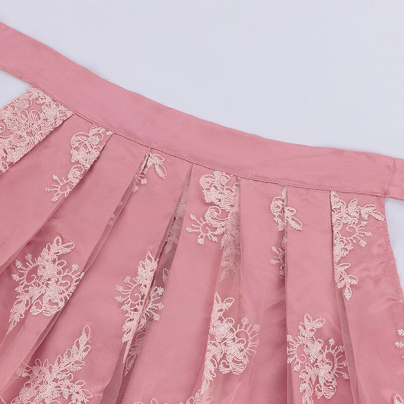 Pink dirndl dress – Oktoberfest | With embroidered apron and blouse for a feminine traditional look 7