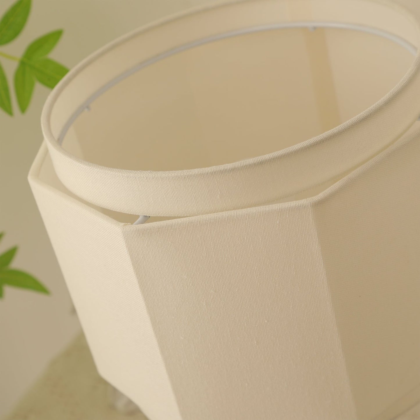 PipitoRay - Sleek Table Lamp
