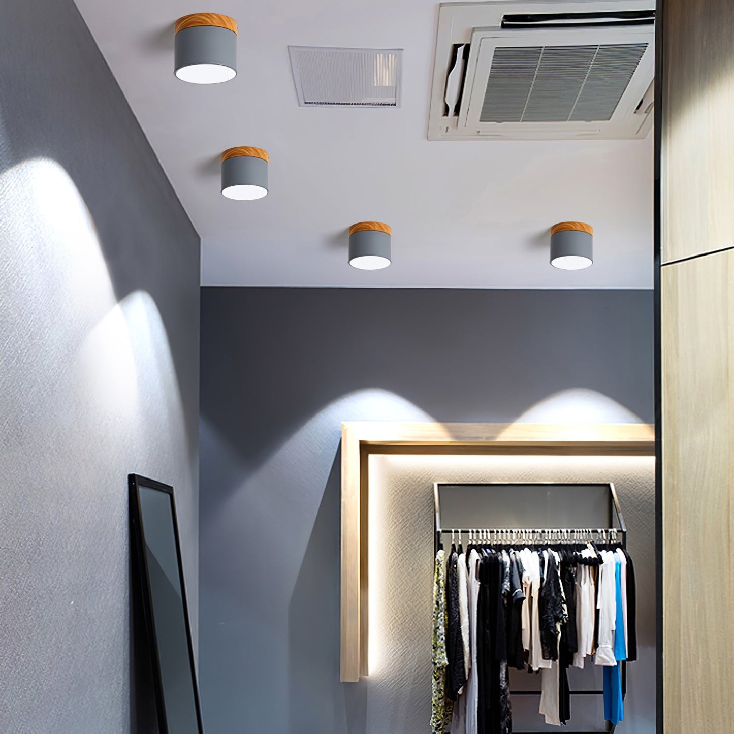 DirectLuxe - Ceiling Spotlight with Minimalist Style and Accurate Lighting
