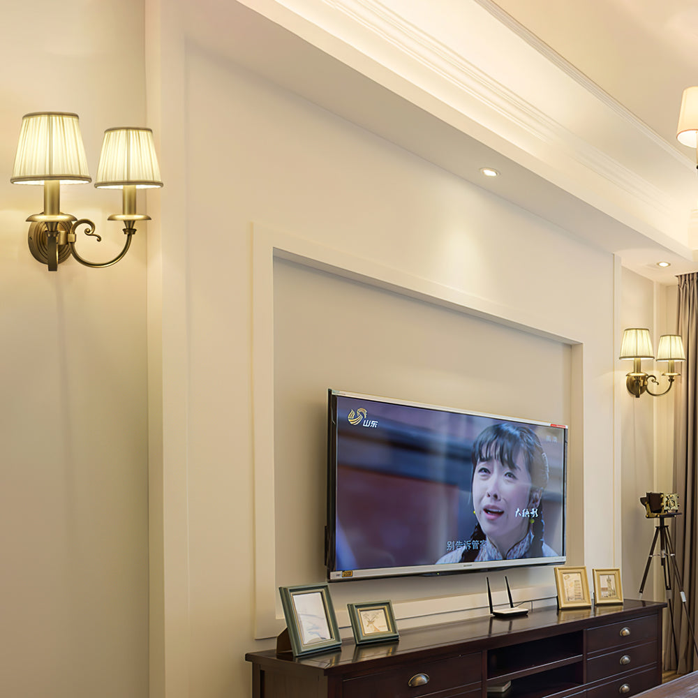 GlowRoyale – Elegante Lampada da Parete Dorata per Illuminazione Regale