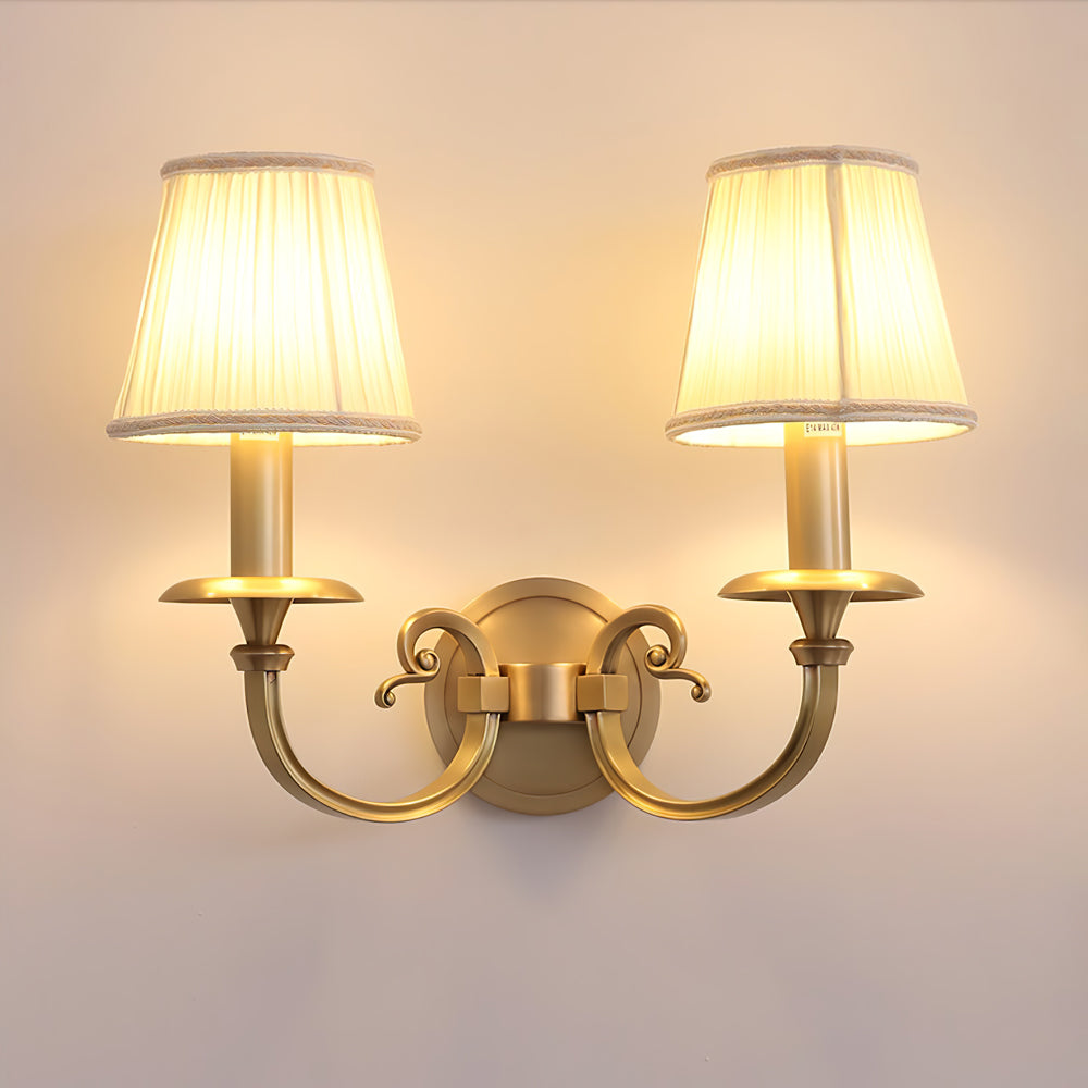GlowRoyale – Elegante Lampada da Parete Dorata per Illuminazione Regale