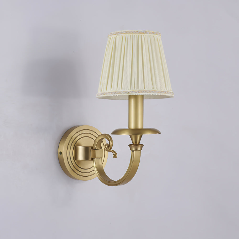 GlowRoyale – Elegante Lampada da Parete Dorata per Illuminazione Regale