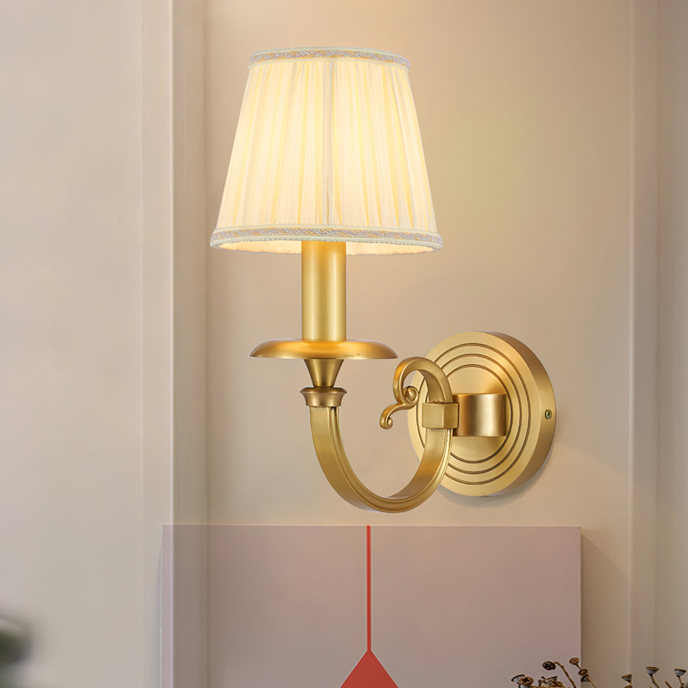 GlowRoyale – Elegante Lampada da Parete Dorata per Illuminazione Regale