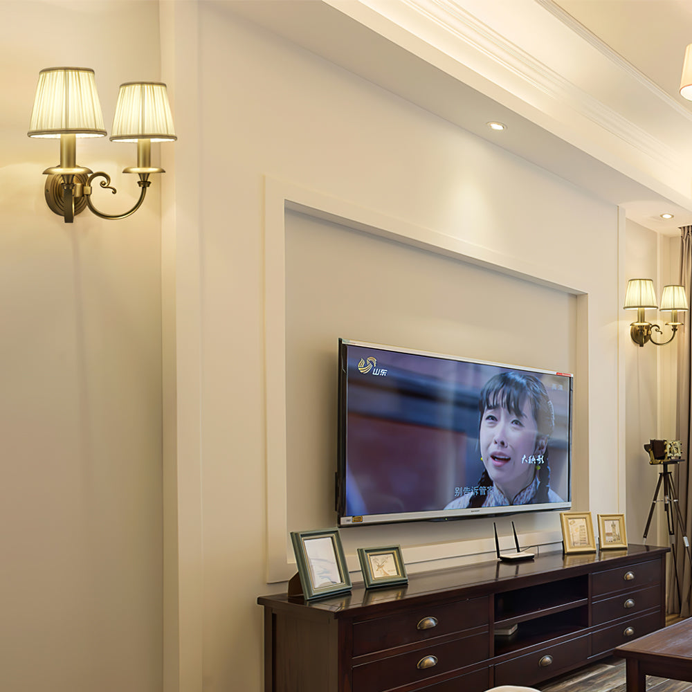 GlowRoyale – Elegante Lampada da Parete Dorata per Illuminazione Regale