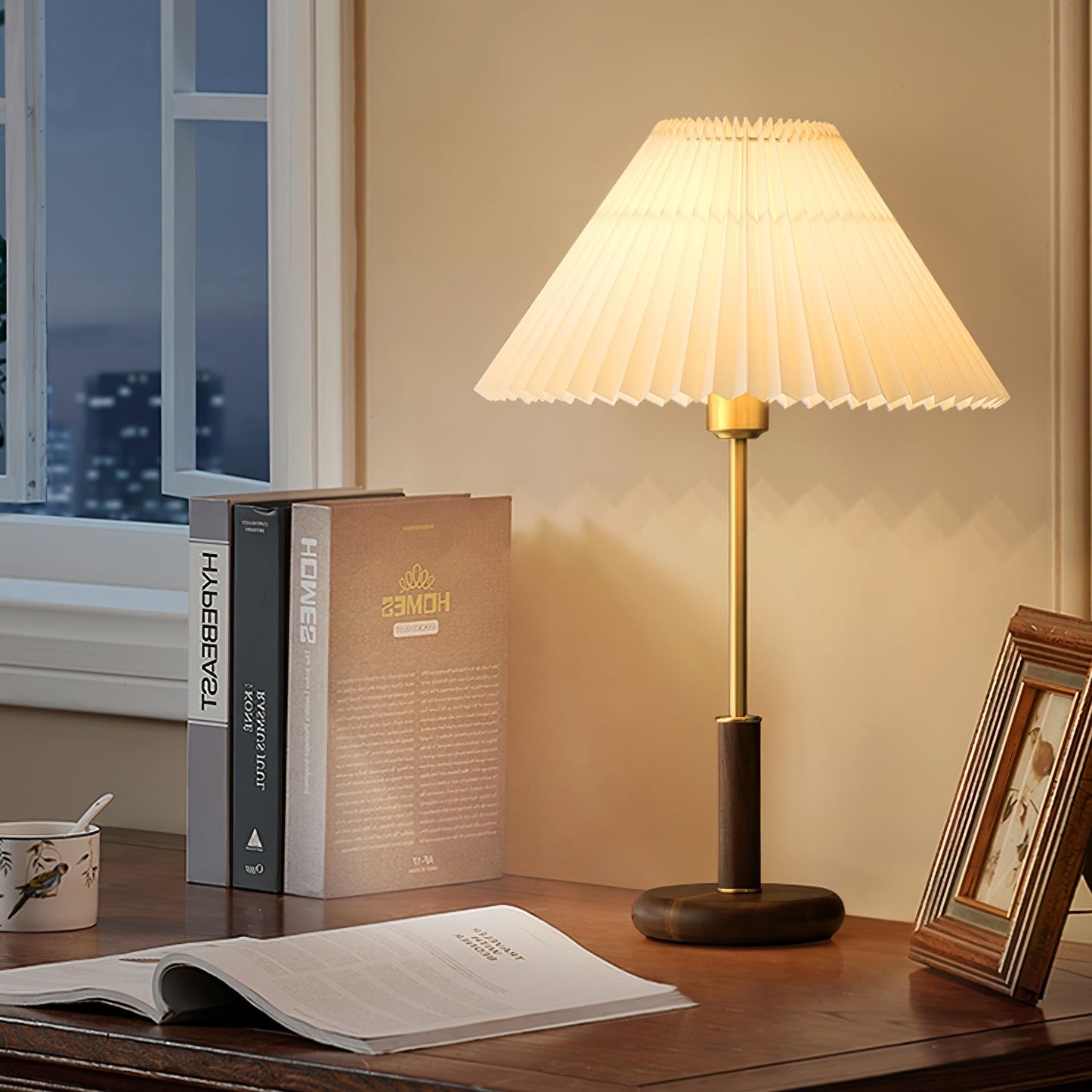 GrainLuxe - Elegant Table Lamp