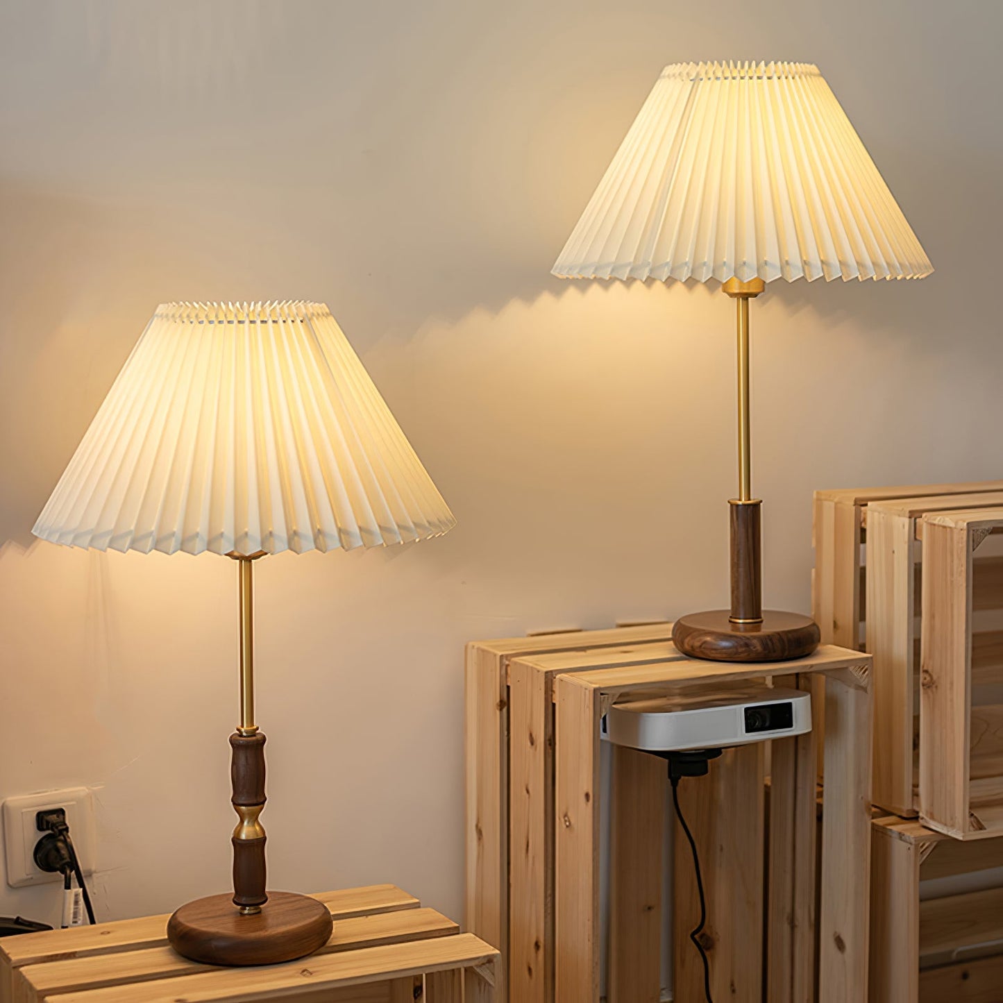 GrainLuxe - Elegant Table Lamp