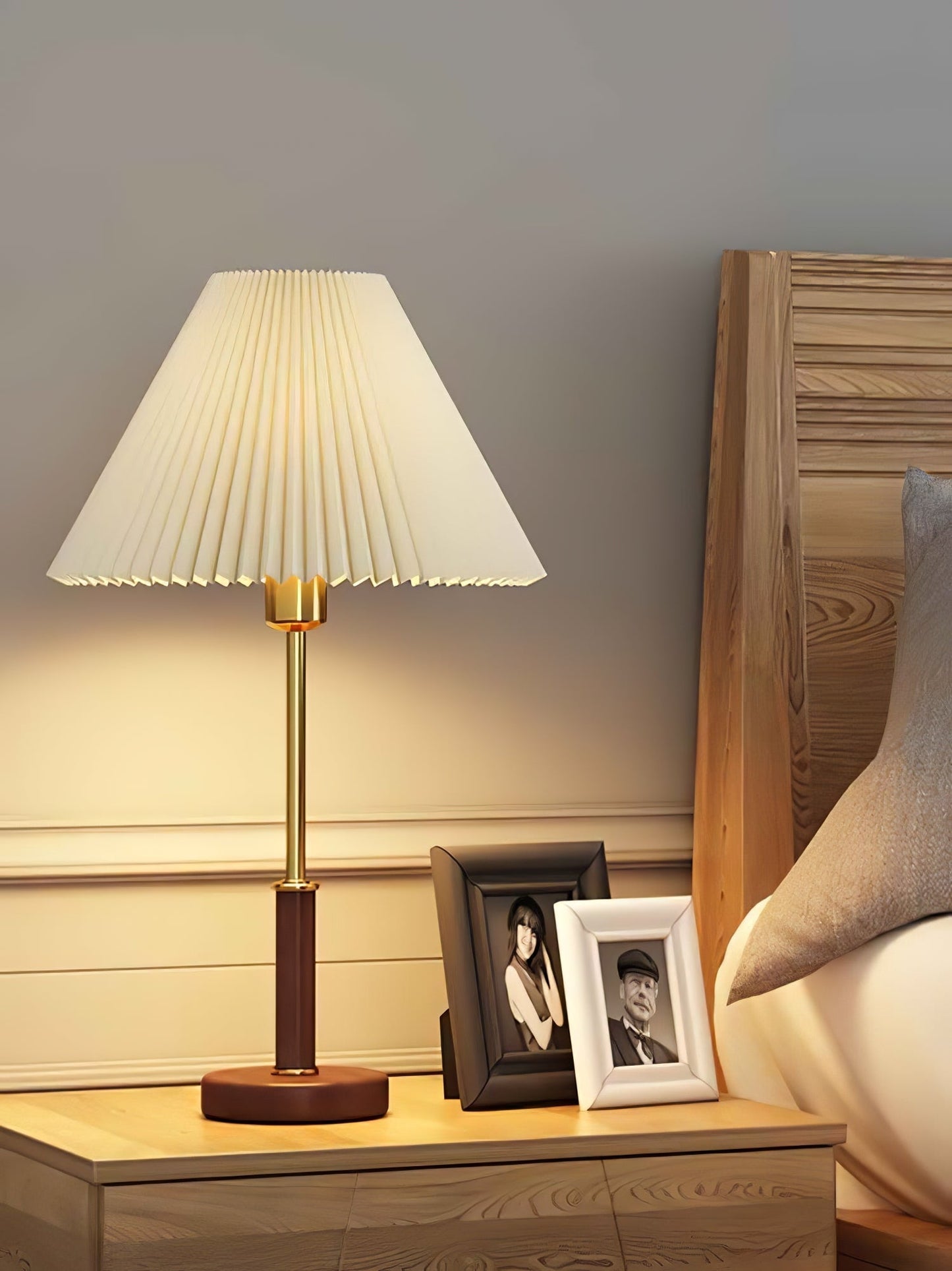 GrainLuxe - Elegant Table Lamp