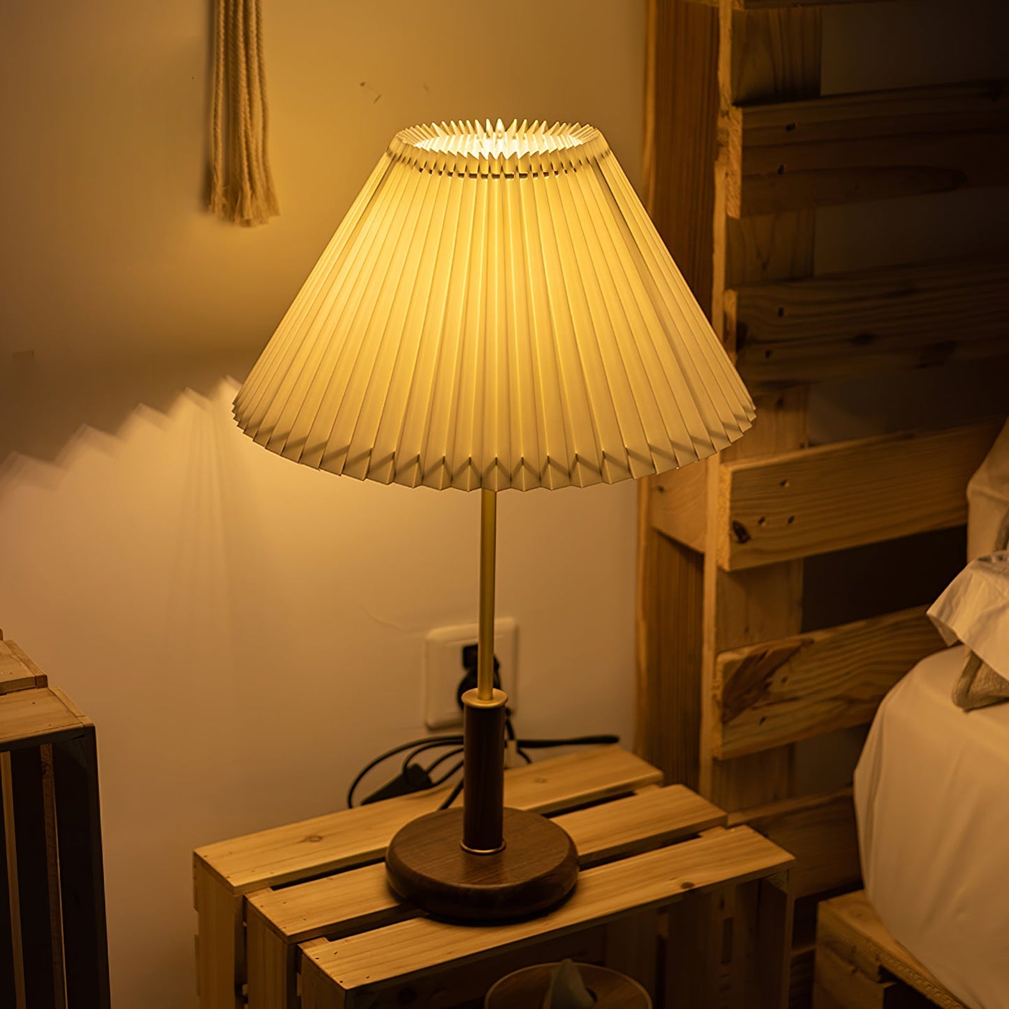 GrainLuxe - Elegant Table Lamp