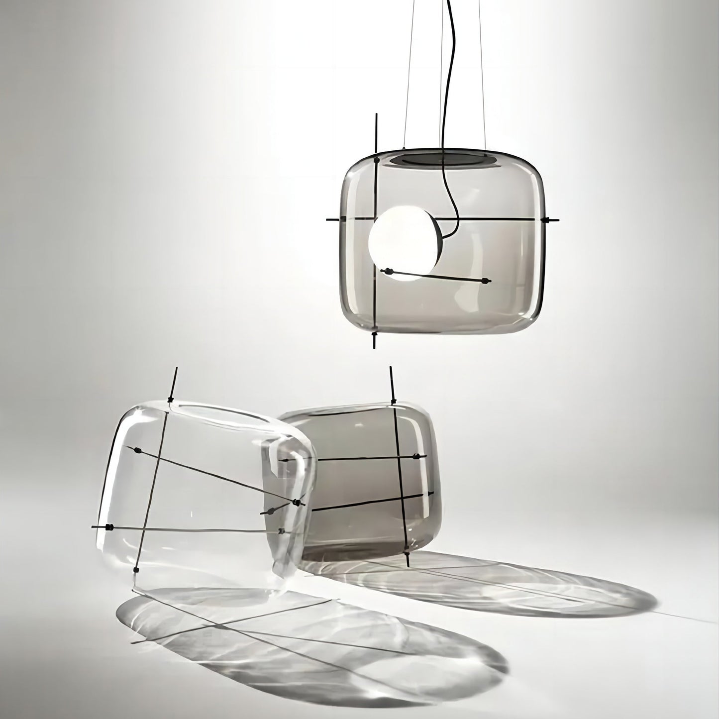 CognacLuxe - Elegante Lampada a Sospensione in Vetro