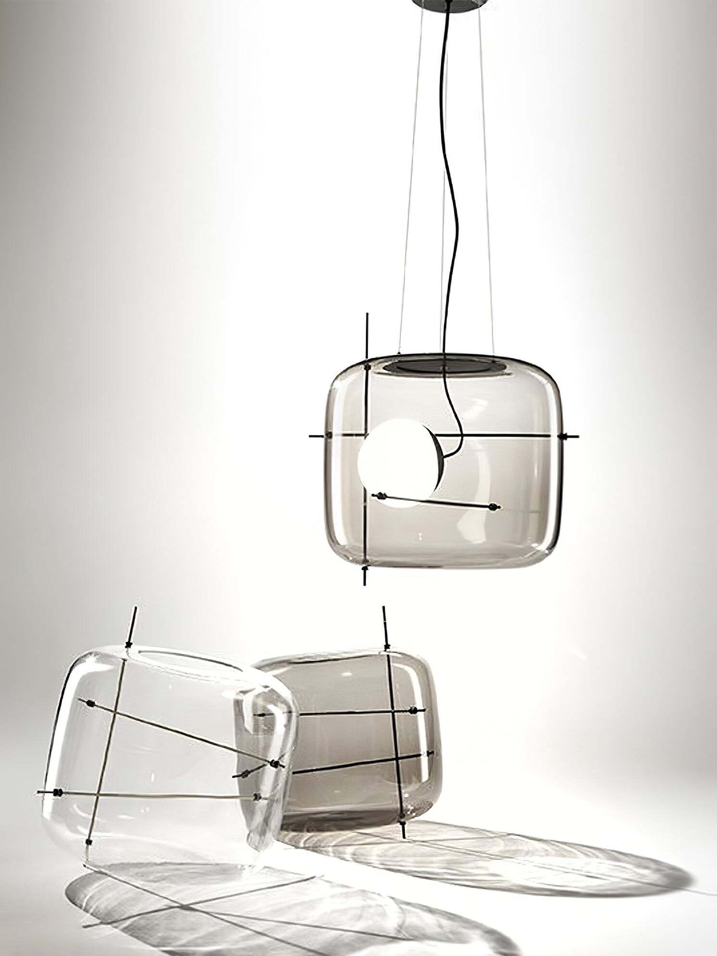 CognacLuxe - Elegante Lampada a Sospensione in Vetro