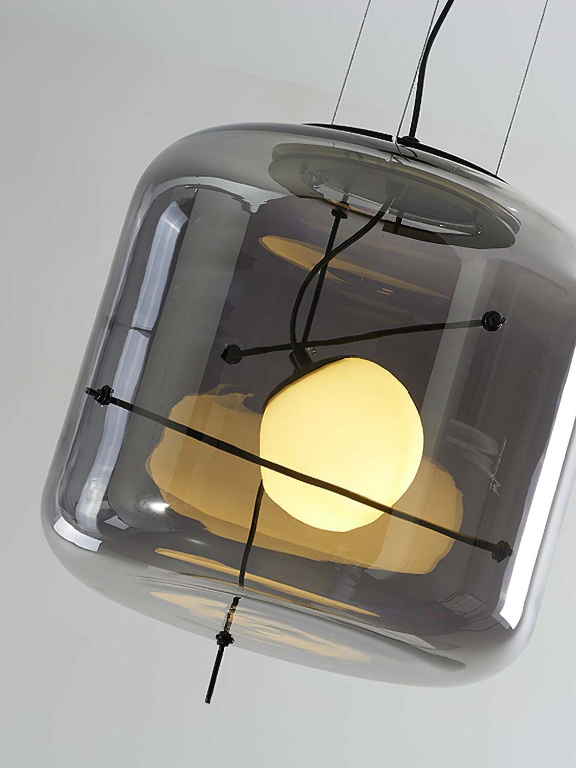 CognacLuxe - Elegante Lampada a Sospensione in Vetro