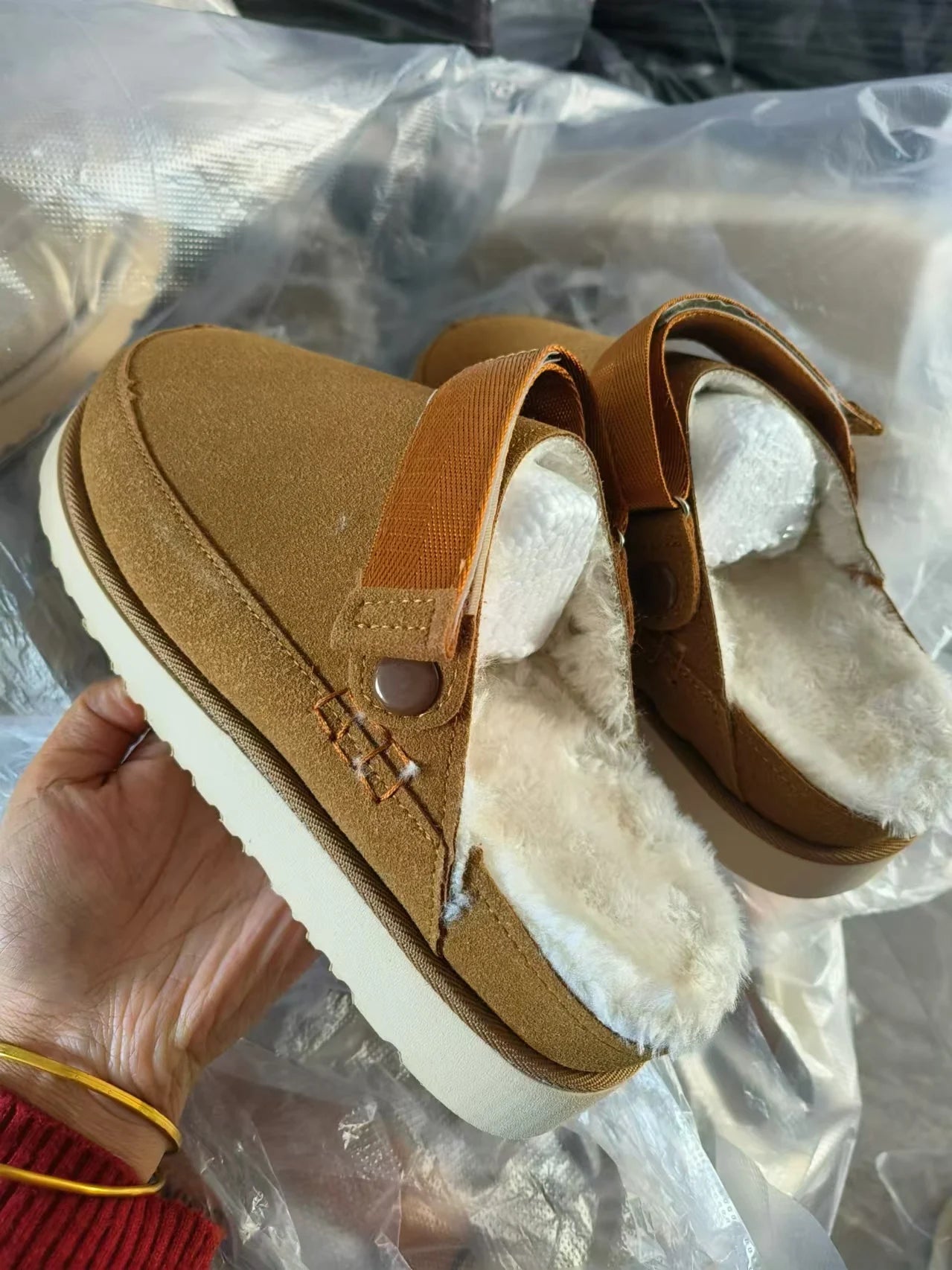 Plush Winter Women's Slippers - Elegant Large Size 43 Casual House Flats with Non-Slip Sole 8