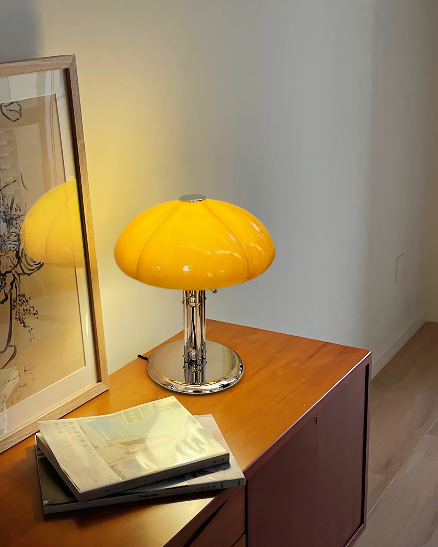 RetroGlow – Orange Glass Desk Lamp