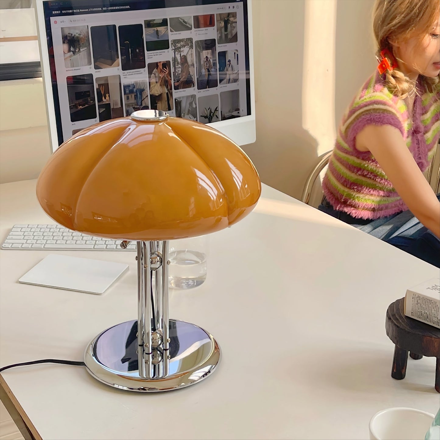 RetroGlow – Orange Glass Desk Lamp