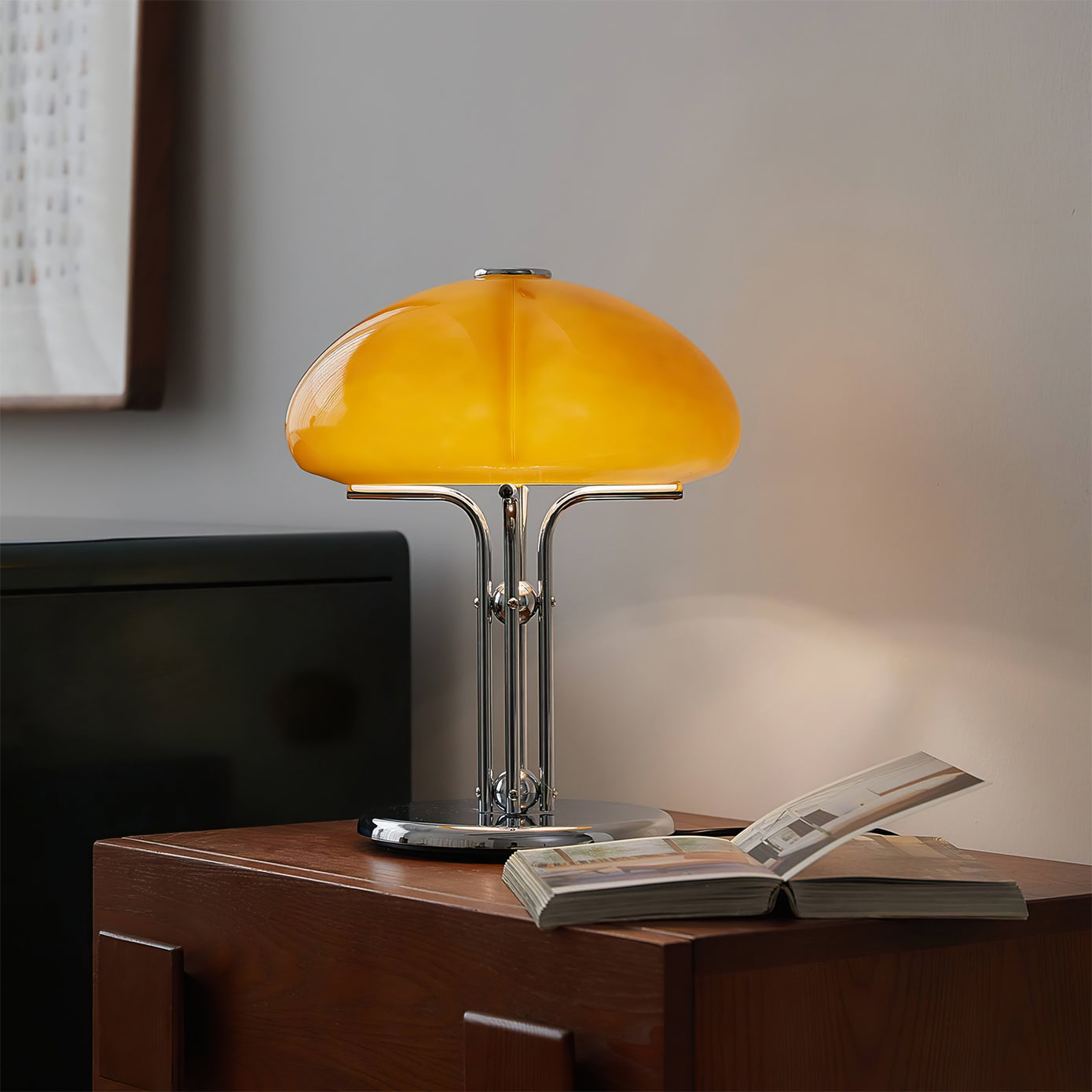 RetroGlow – Orange Glass Desk Lamp
