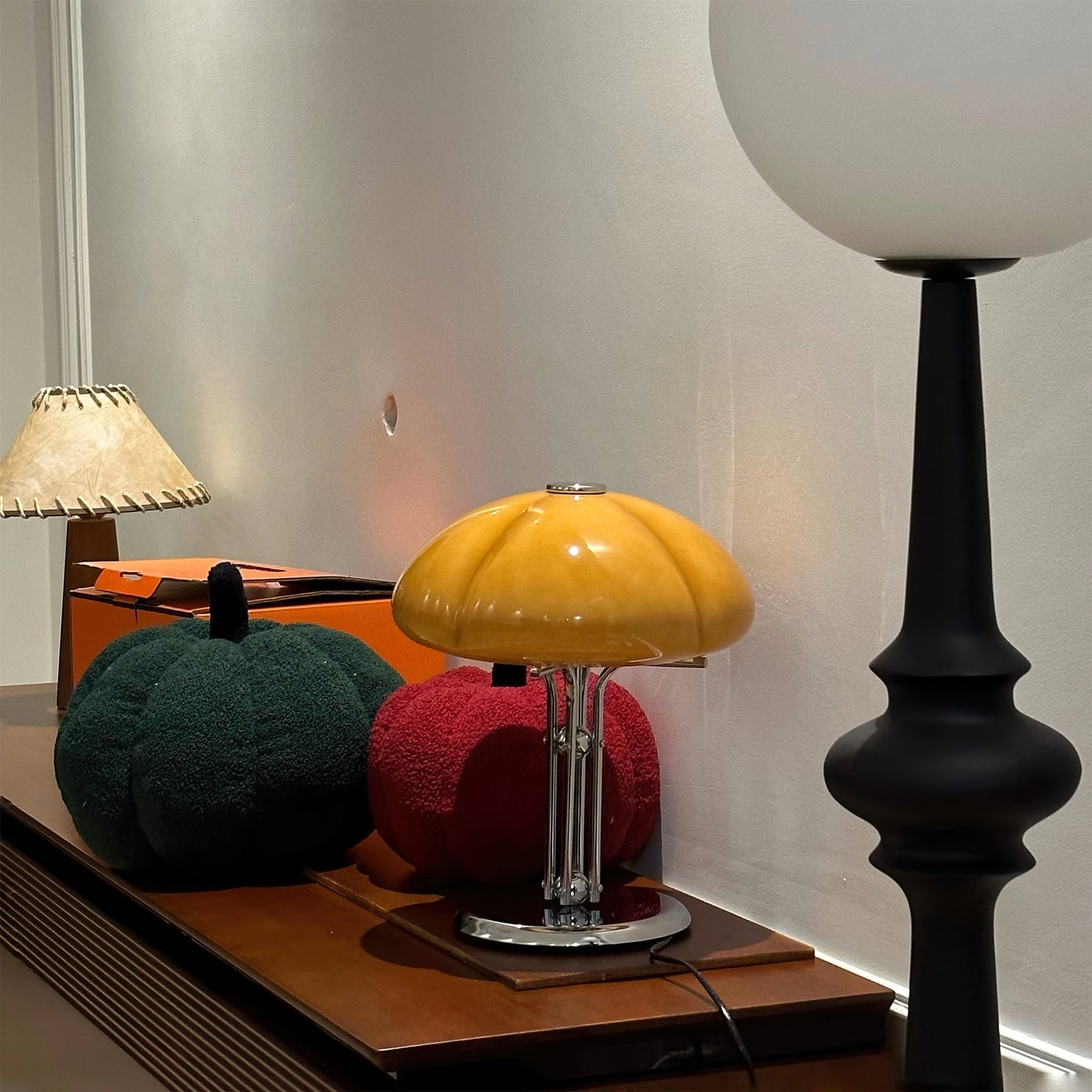 RetroGlow – Orange Glass Desk Lamp