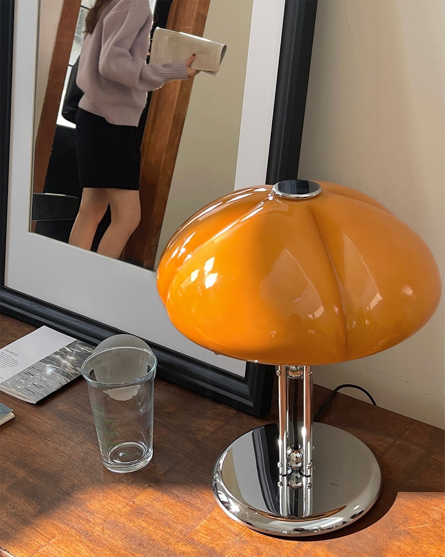 RetroGlow – Orange Glass Desk Lamp