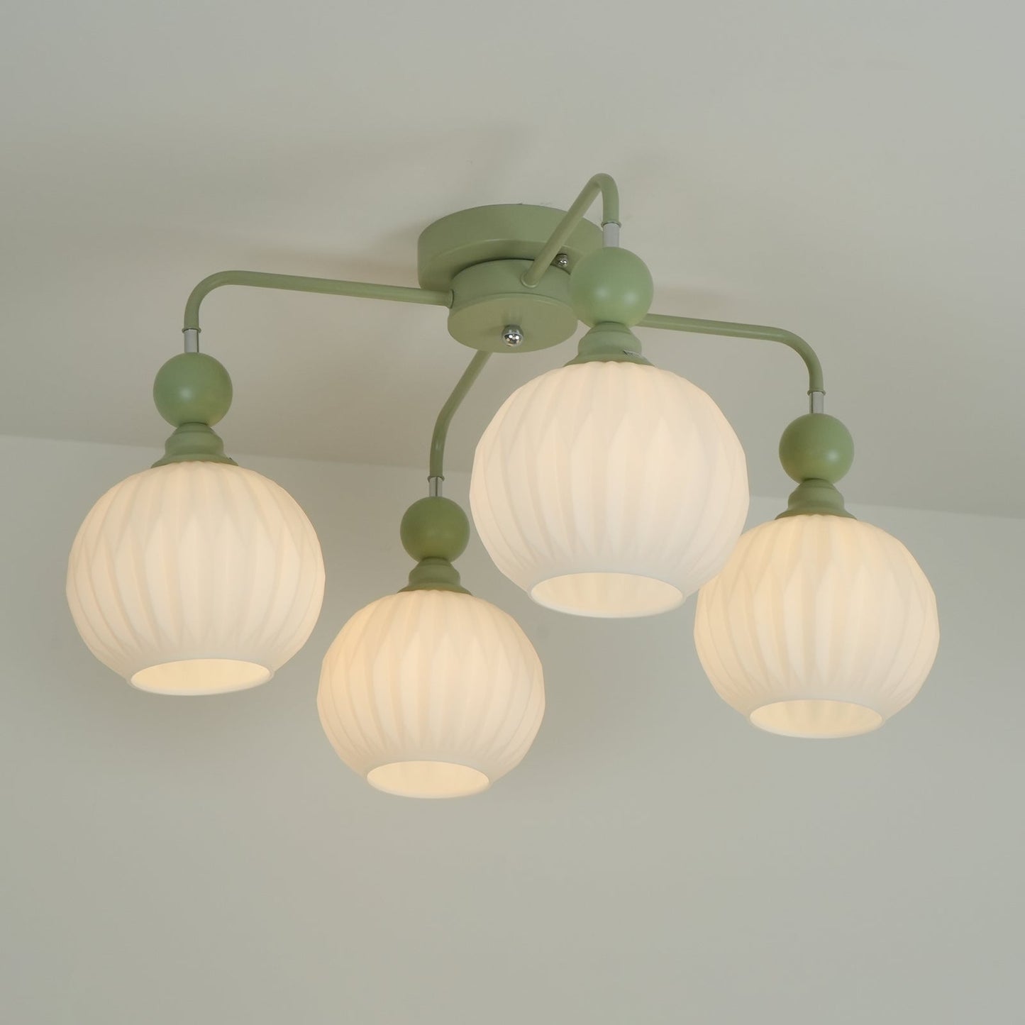 LuxeAura - Deckenlampe mit von Renee inspiriertem Design und warmem Licht