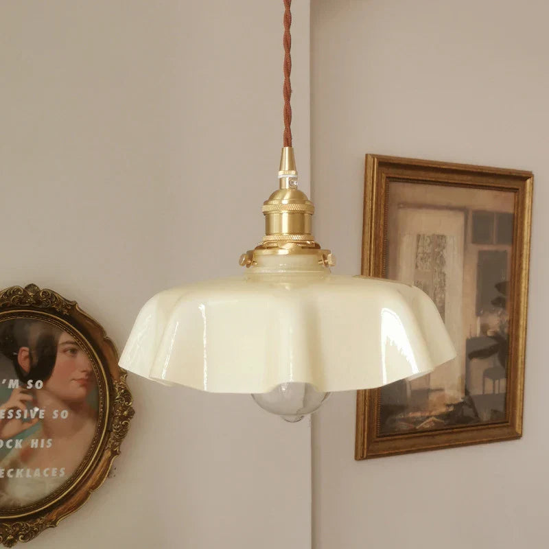 RadiantBrass – Sophisticated Pendant Light