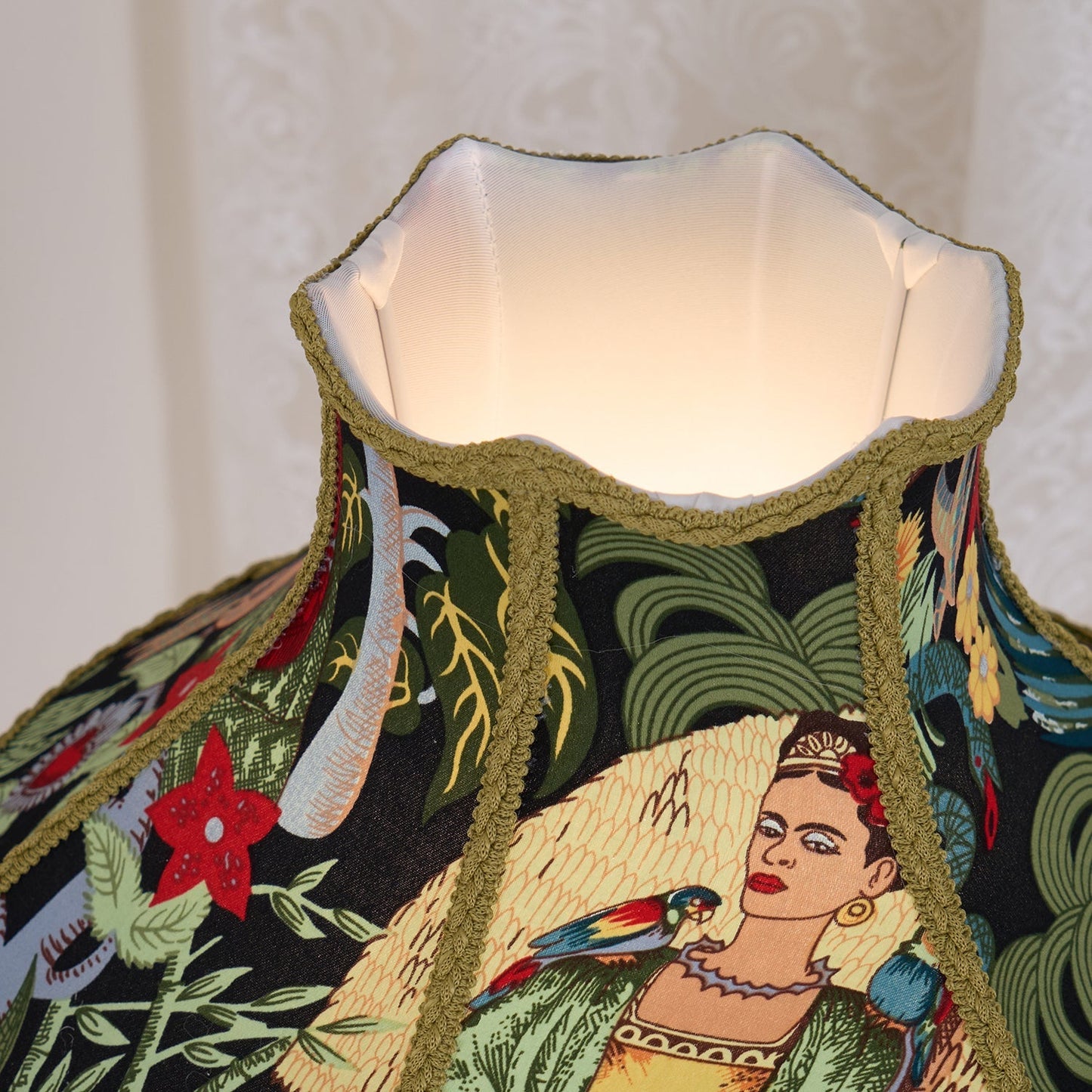 VintageBloom - Tafel Lamp in Franse Bloemmotief met Franje