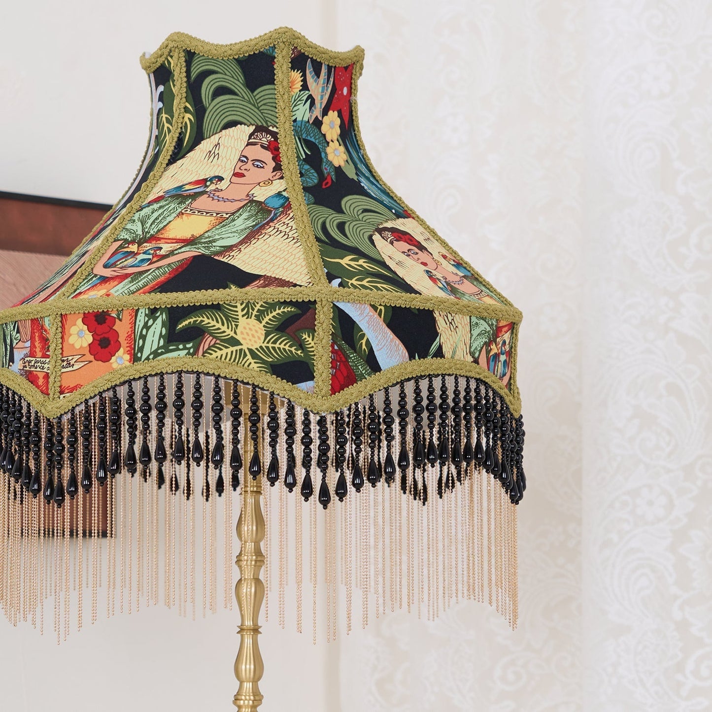 VintageBloom - Tafel Lamp in Franse Bloemmotief met Franje