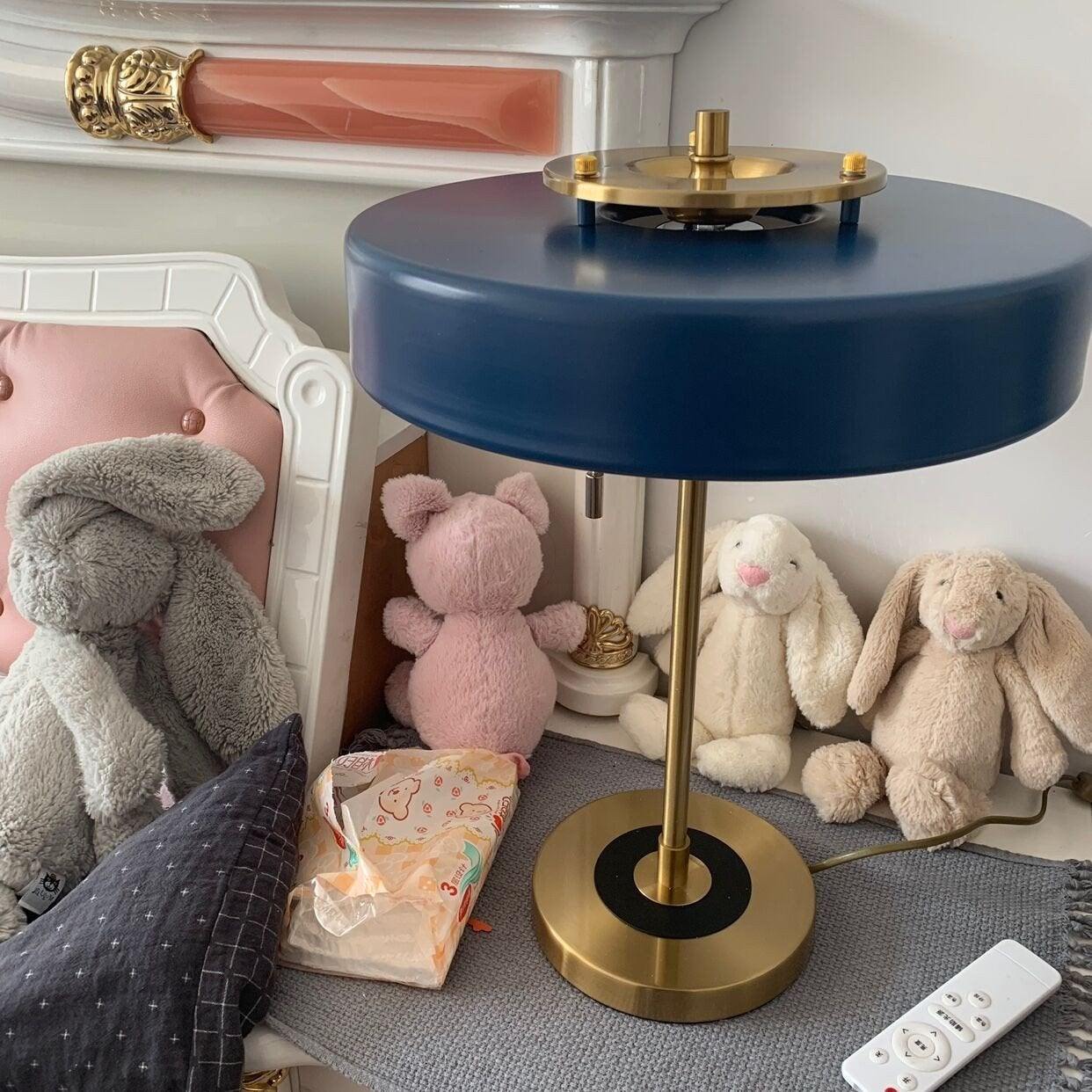 ElegantGlow – Lampada da Tavolo in Metallo e Acrilico Senza Tempo