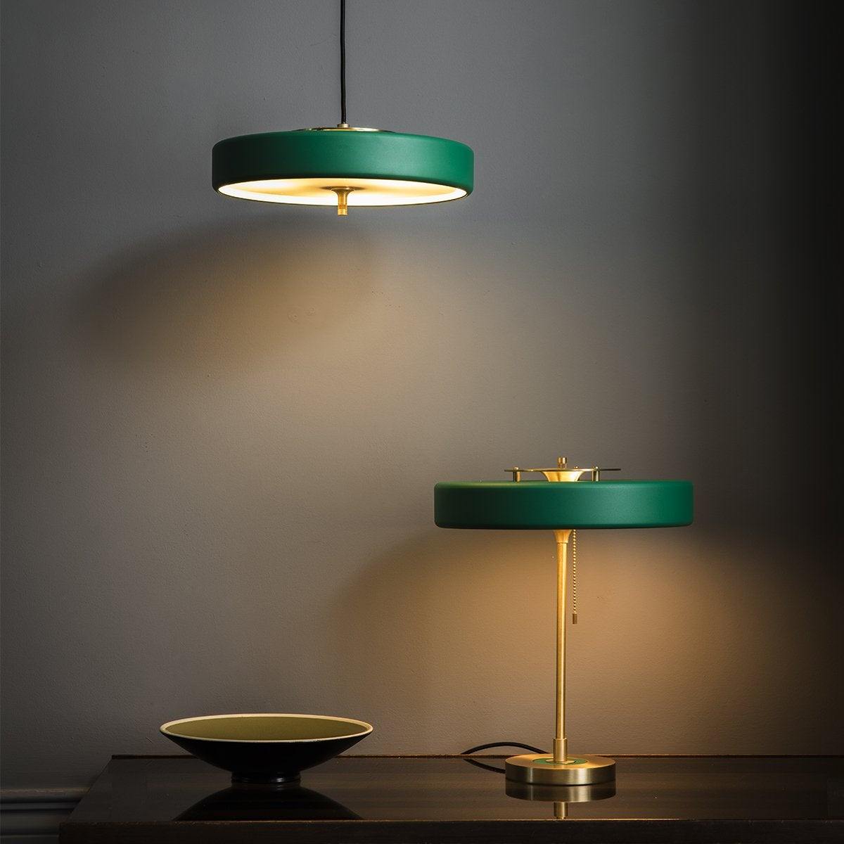 ElegantGlow – Lampada da Tavolo in Metallo e Acrilico Senza Tempo