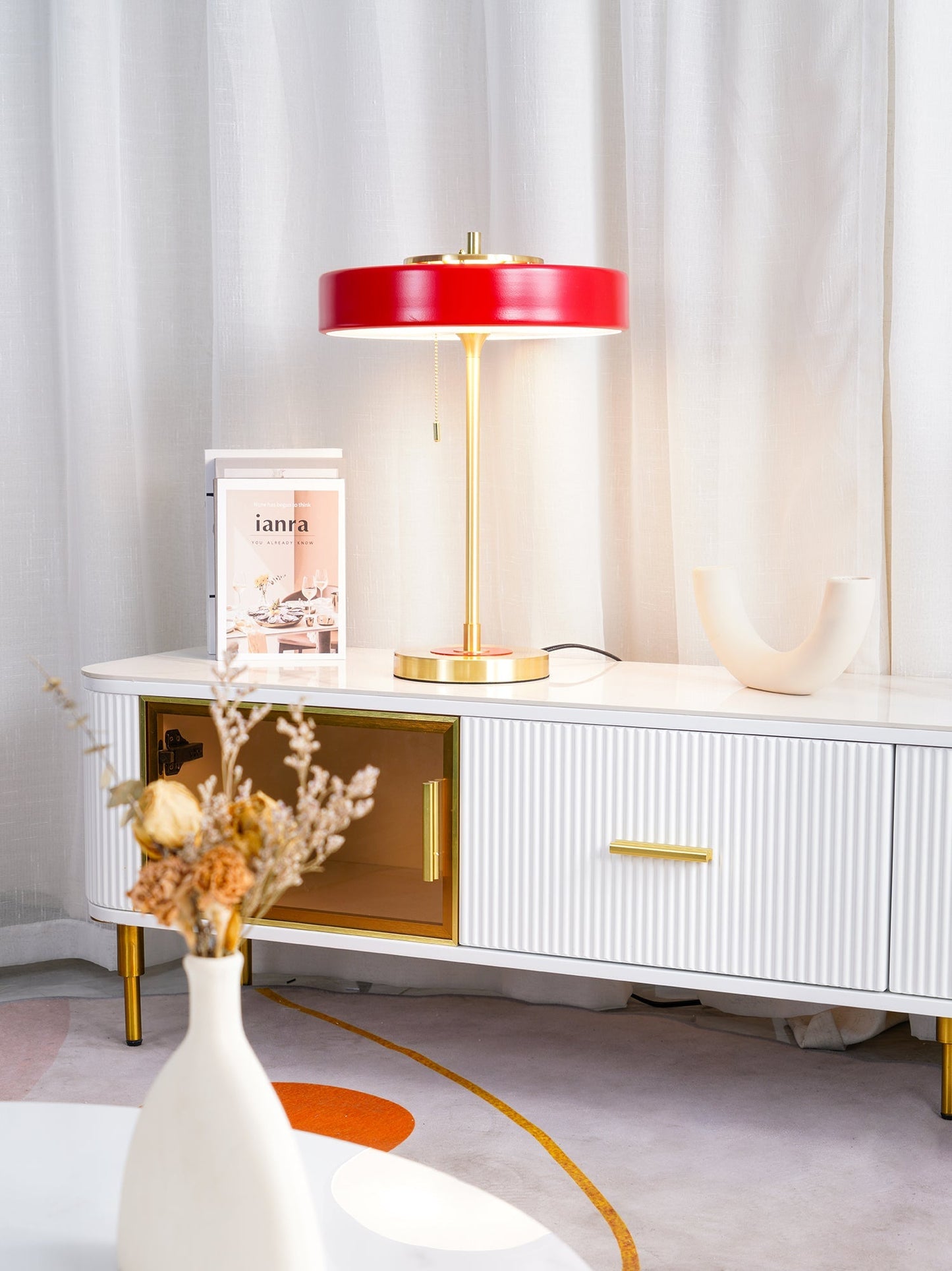 ElegantGlow – Lampada da Tavolo in Metallo e Acrilico Senza Tempo