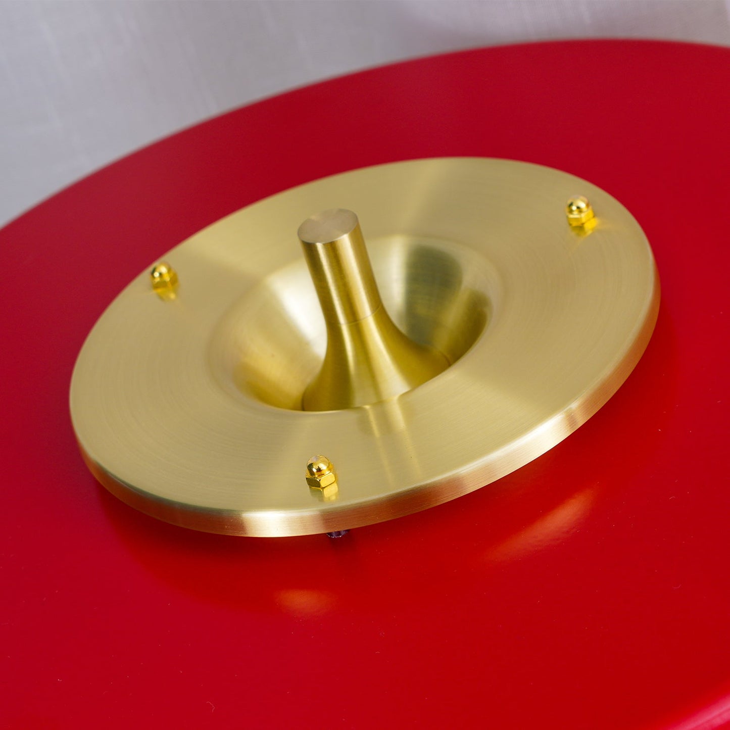 ElegantGlow – Lampada da Tavolo in Metallo e Acrilico Senza Tempo