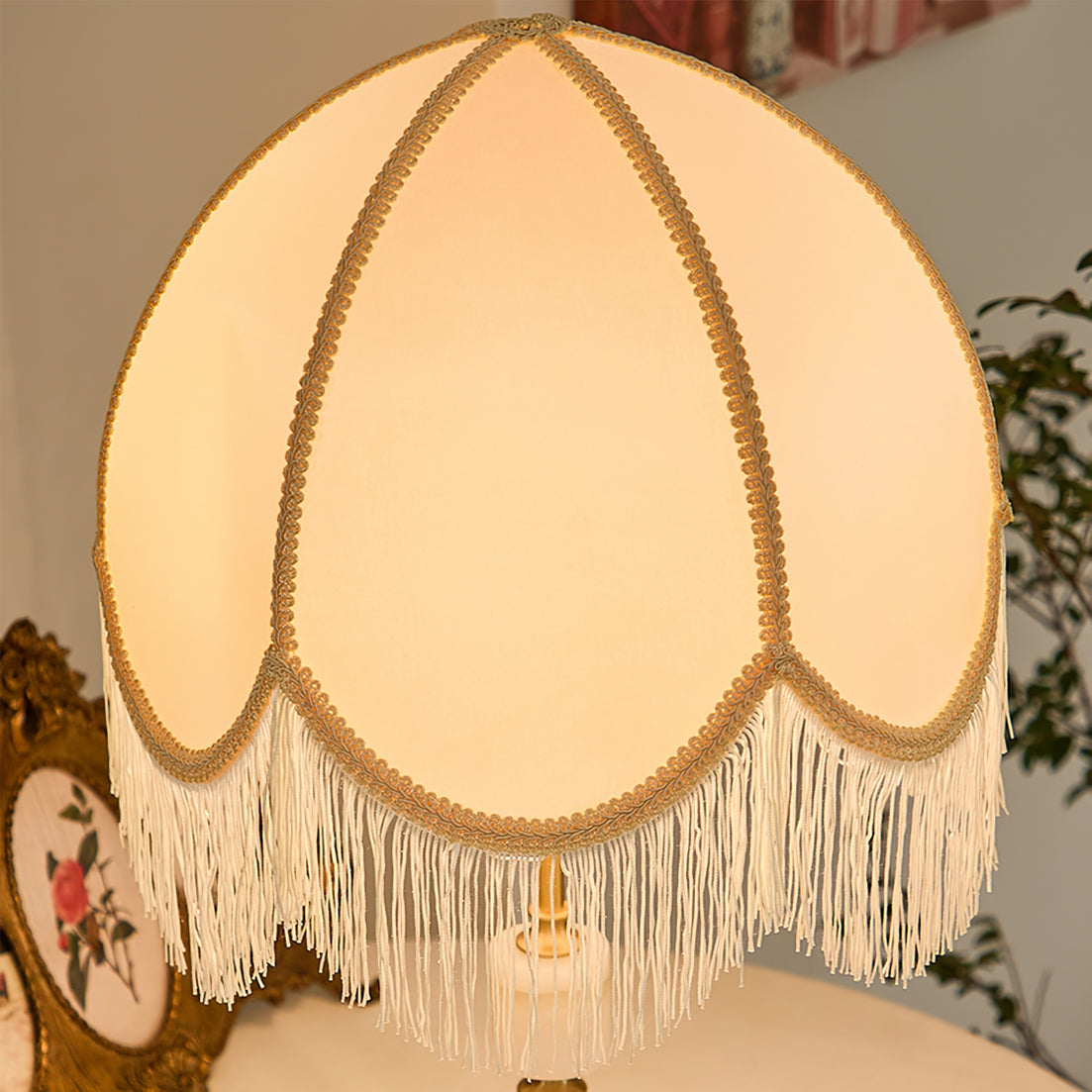 MarbleCharm – Rustic Table Lamp with Tassel Accent