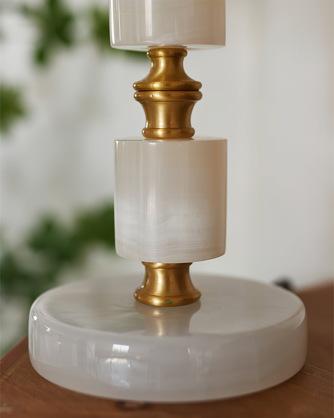 MarbleCharm – Rustic Table Lamp with Tassel Accent