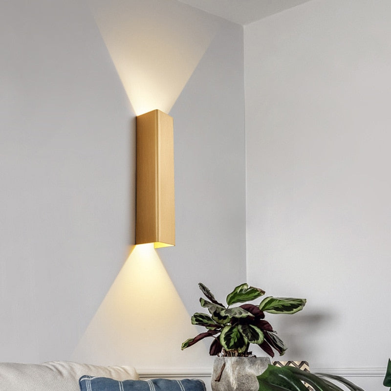 BeamLuxe – Elegante Außenlampe für zeitgenössische Räume