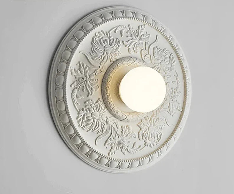 LuxeBeam – Classic Retro Wall Lamp for Exclusive Rooms