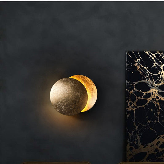 EclipseAura – Væglampe med solformørkelsesform