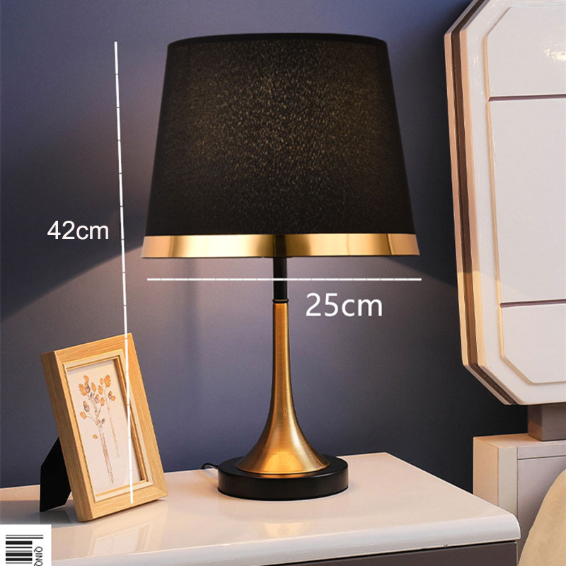 GiltGlow – Élégante lampe de table rétro en or et noir