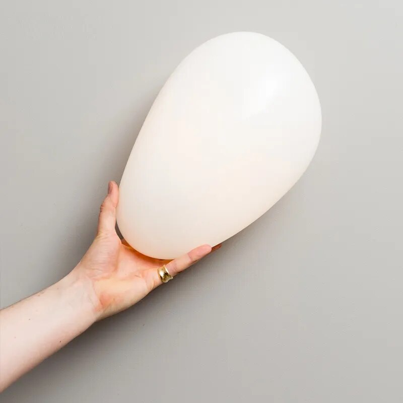 GlamGlow – Kolorowa Lampa Ścienna z Artystycznym Akcentem