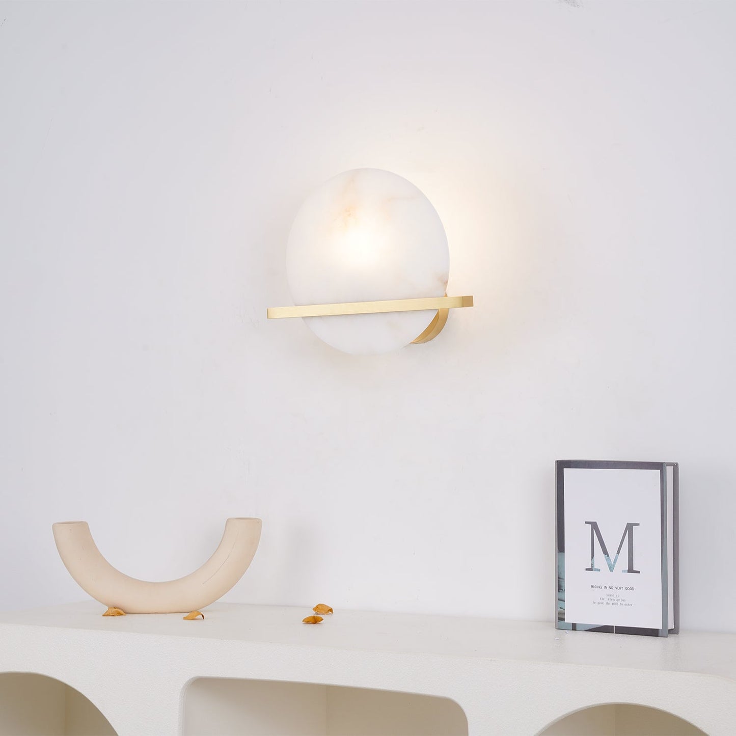 MarbleAura – Luksuriøs Marmor Væglampe til Klassisk Stil