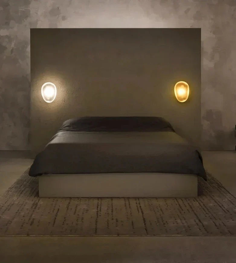 GlamGlow – Kolorowa Lampa Ścienna z Artystycznym Akcentem