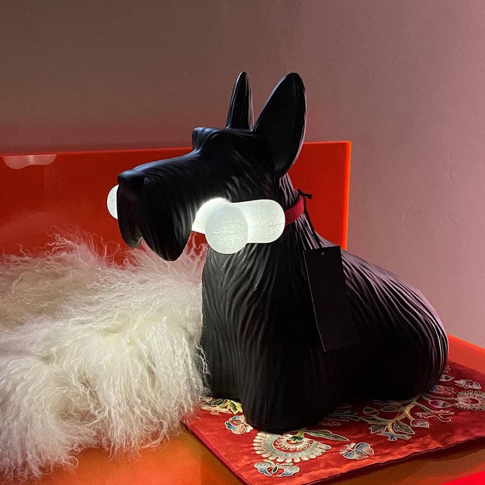 PuppyShine – Lampada da tavolo LED con Scottie Dog giocoso