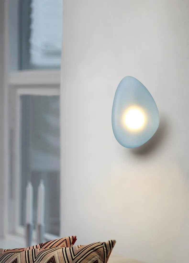 GlamGlow – Kolorowa Lampa Ścienna z Artystycznym Akcentem