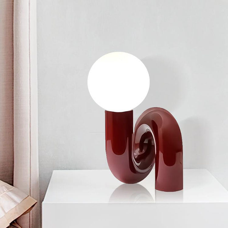 ItalicGlow – Elegant Desk Lamp with a Stylish Tilt
