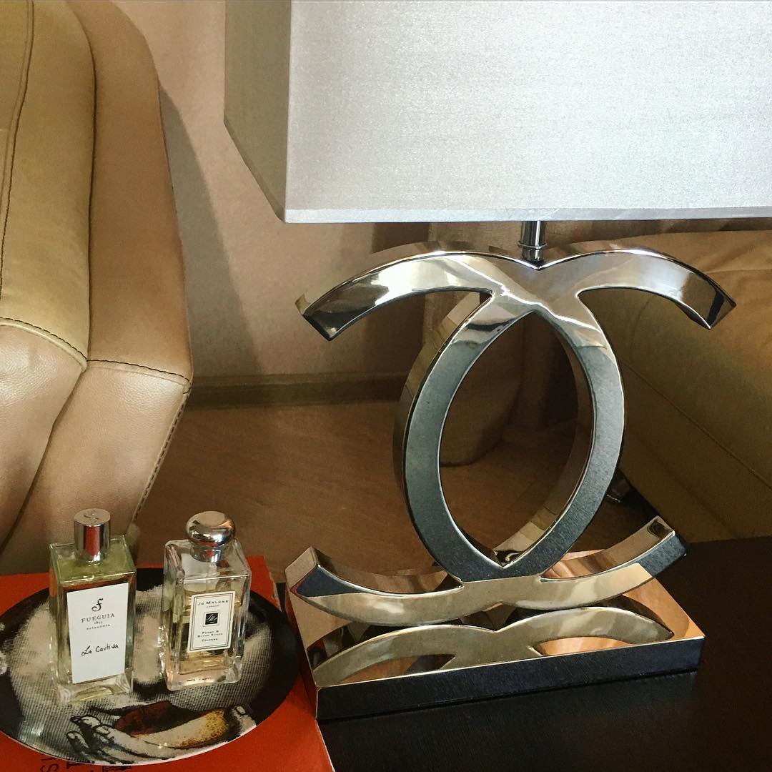 LuxeGlow – Modern Stainless Steel Table Lamp