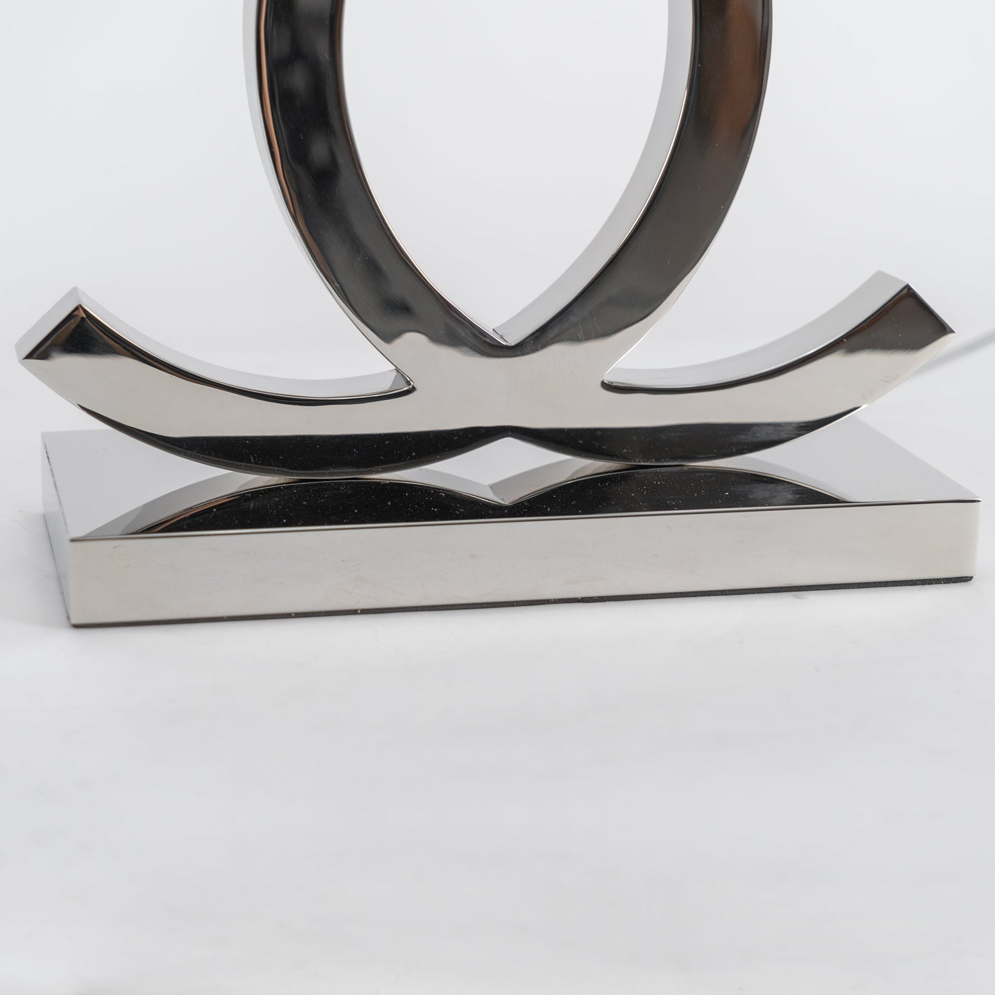 LuxeGlow – Modern Stainless Steel Table Lamp