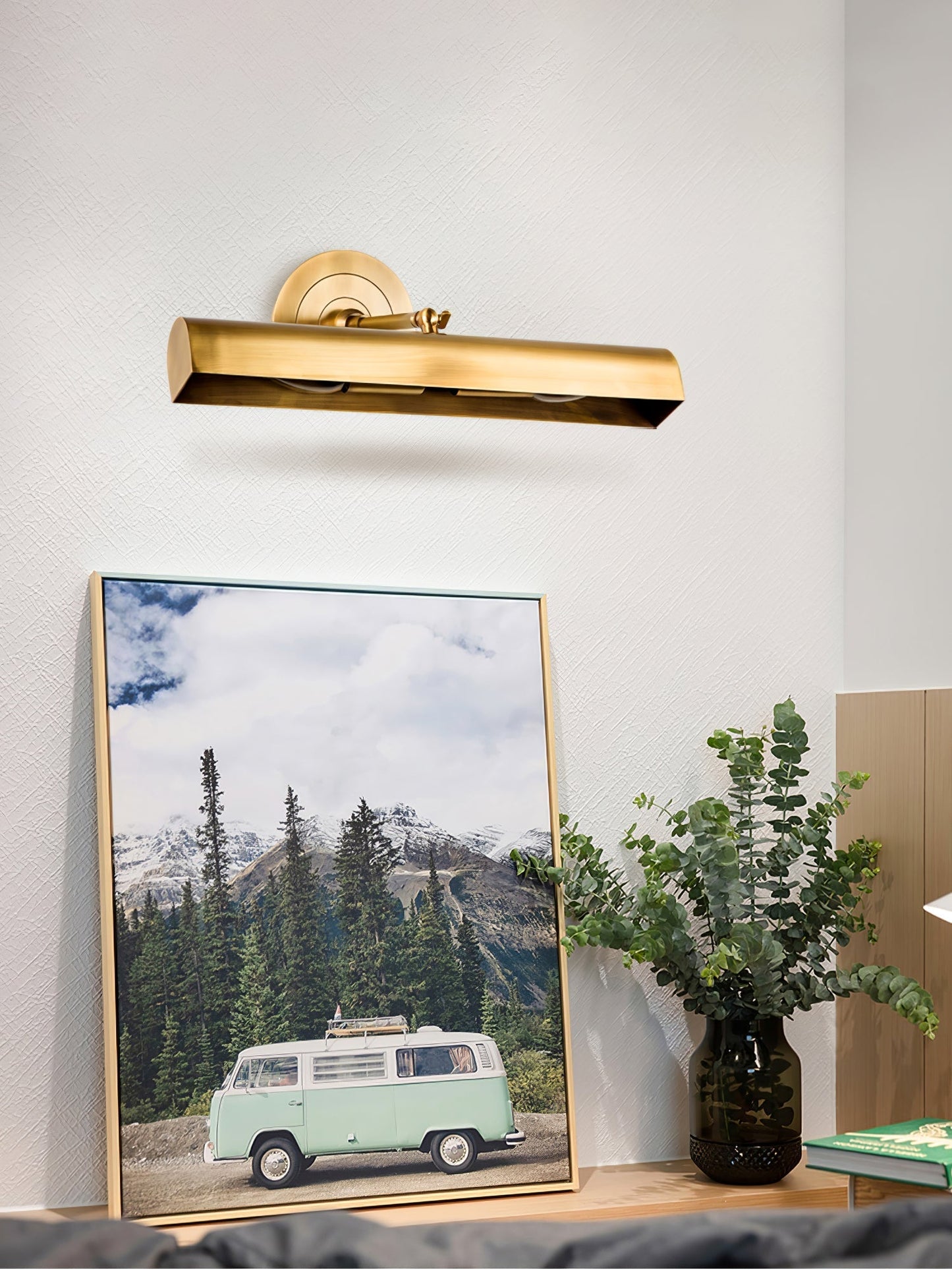 TimelessLume – Lámpara de Pared de Oro Lujo para Interiores Clásicos
