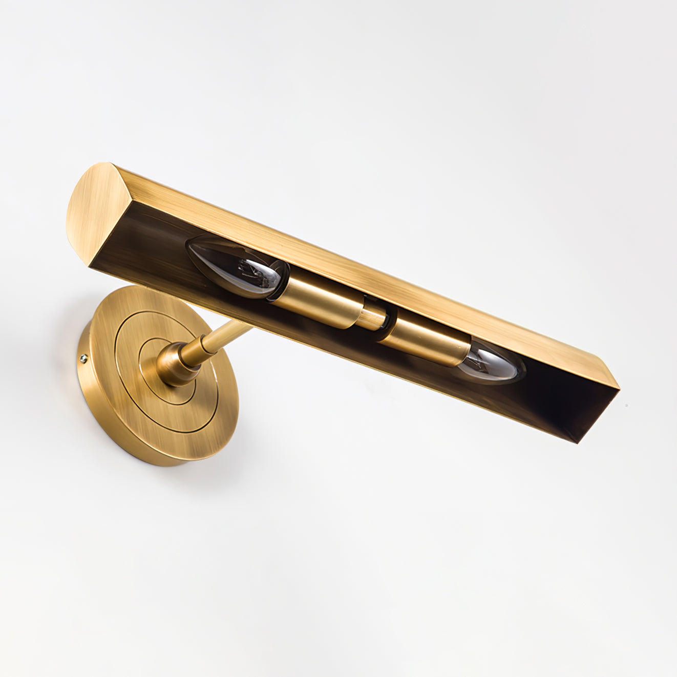 TimelessLume – Lámpara de Pared de Oro Lujo para Interiores Clásicos