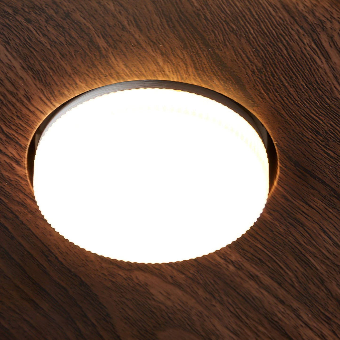 MinimalLuxe - Deckenleuchte mit einfachem Design und warmem Licht
